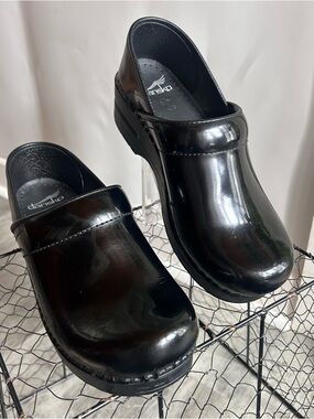 Dansko Professional Patent Leather Black Clogs EU37 US6.5-7 Nurse Work Comfort